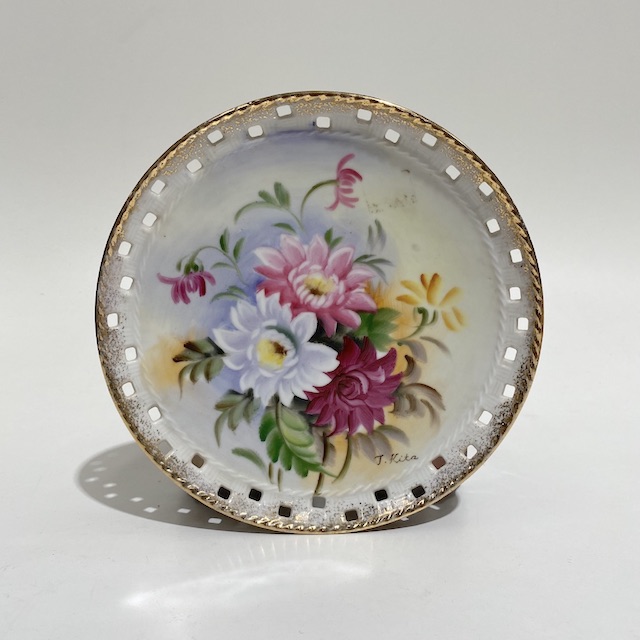 PLATE, Vintage Lace Edge - Floral Bouquet Gold Rim